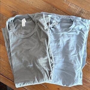 Next Level and Canvas men’s tee’s large cotton